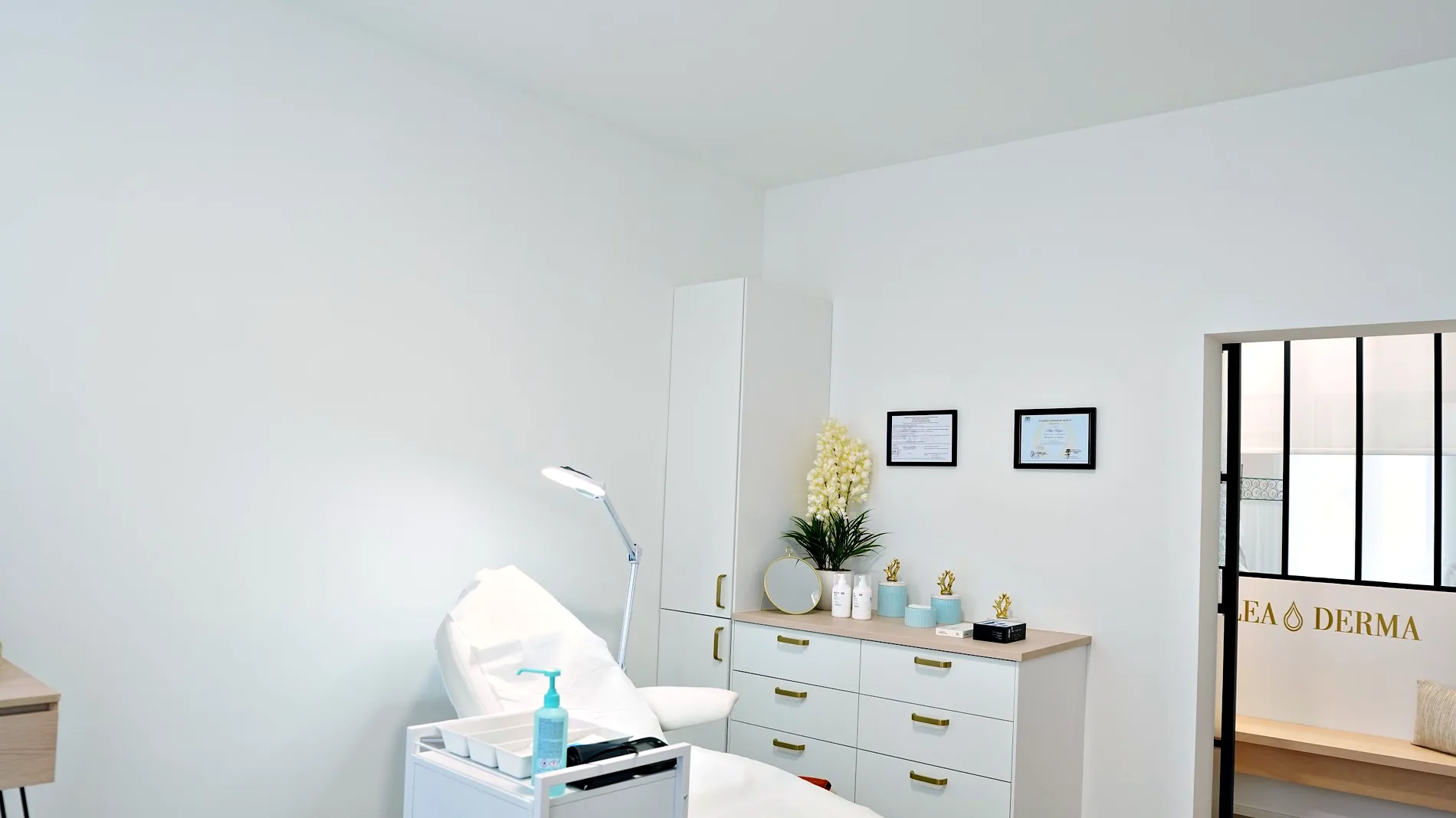 The practice corridor and the Cellea Derma sign